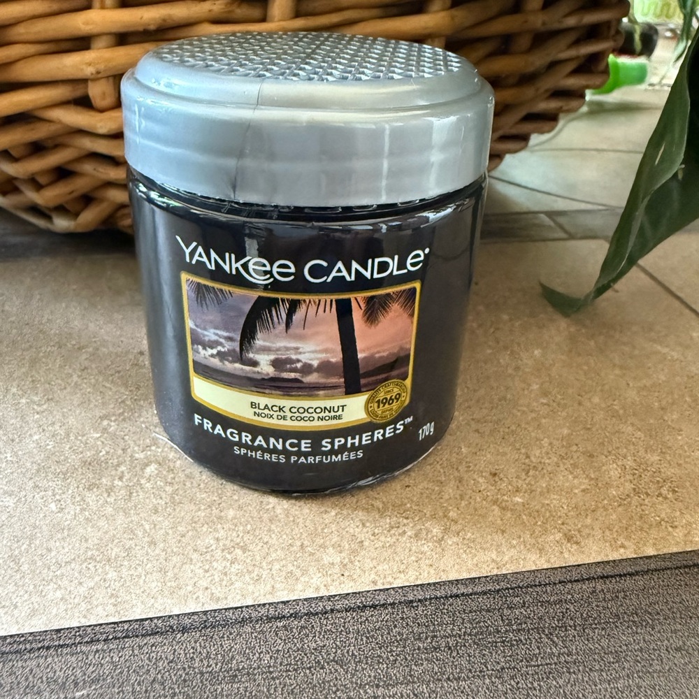 Yankee Candle Fragrance Spheres Black Coconut New